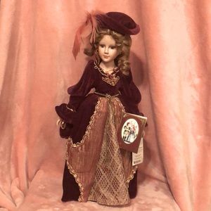 Geppeddo Enchanted Queen Porcelain Doll